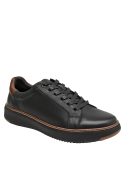 Sneaker negro de cuero, pasadores cómodos y ajuste seguro.