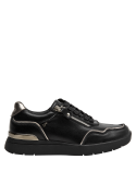 Zapatilla negra de cuero para mujer, diseño minimalista y versátil.