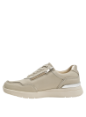 Zapatilla deportiva de cuero beige para mujer, ideal para un look contemporáneo.