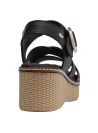 Diseño versátil de sandalia casual negra para mujer.