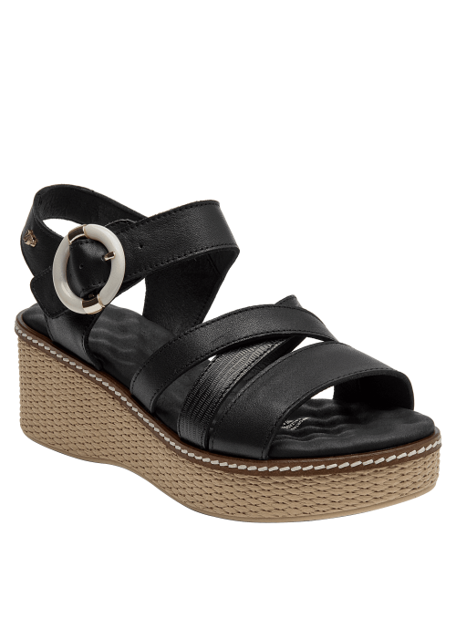 Sandalia plana negra de cuero para mujer con tiras minimalistas y punta abierta.