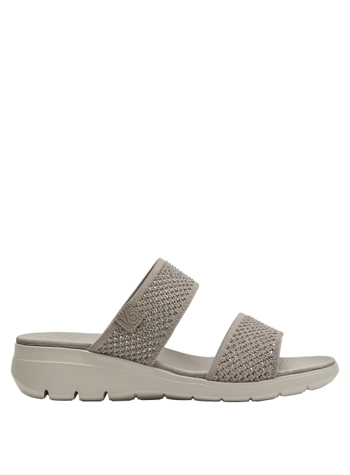 Sandalia gris de mujer, material textil, estilo deportivo con cuña y punta abierta.