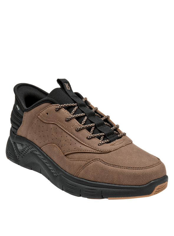 Zapatilla casual camel con forro de mesh que mejora la ventilación.