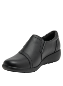 Elegante zapato de cuero negro para mujer, con acabado liso y silueta contemporánea.