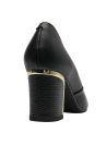 Zapato formal de mujer en cuero negro, ideal para oficina o salidas urbanas.