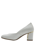 Calzado formal blanco de cuero para mujer con forro de microfibra.