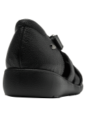 Sandalia negra de cuero minimalista con punta cuadrada y taco plano para mujer.