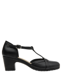 Calzado de cuero negro para mujer, con líneas sencillas y taco de 6 cm, adaptable a múltiples atuendos.