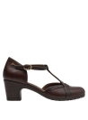 Zapato casual en cuero café, realza conjuntos semi formales con sobriedad.