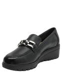 Forro de microfibra en mocasín negro de cuero para mujer, estilo casual.