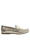 Mocasín dorado de cuero para mujer, versátil y cómodo para el día a día.