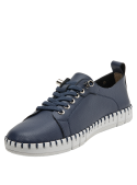 zapato de cuero azul para mujer, estilo casual con horma clásica y altura baja