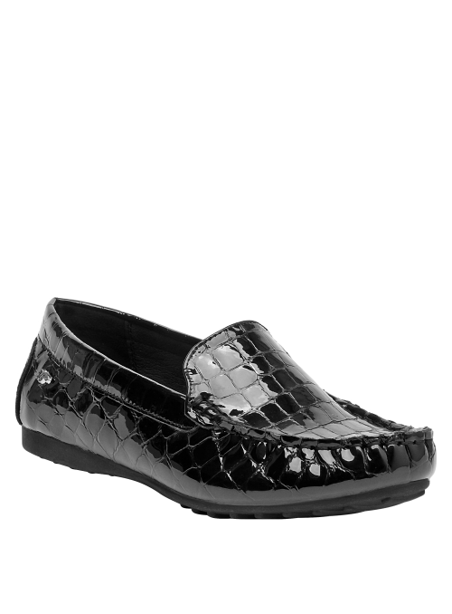 mocasines negros de cuero para mujer, estilo versátil, perfectos para actividades cotidianas.