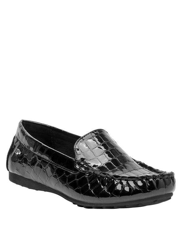 mocasines negros de cuero para mujer, estilo versátil, perfectos para actividades cotidianas.