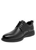Calzado formal negro para hombre, confeccionado en cuero. Perfecto para combinar con pantalones chinos.