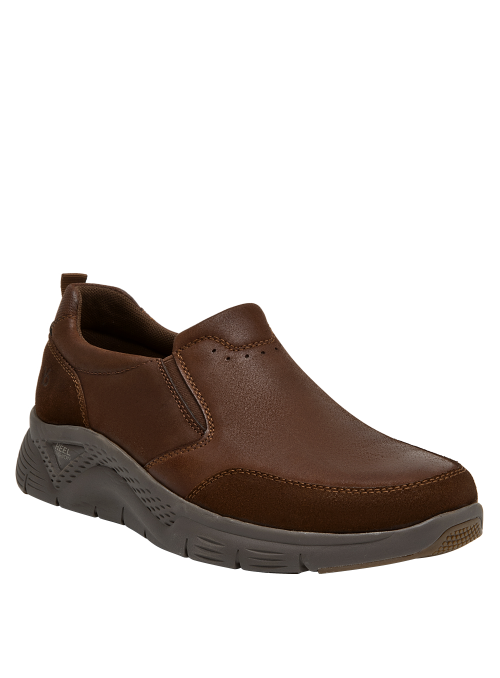 calzado liviano café para hombre, combina funcionalidad y estilo urbano.