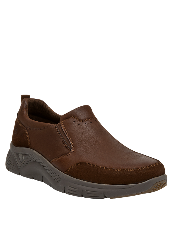 calzado liviano café para hombre, combina funcionalidad y estilo urbano.