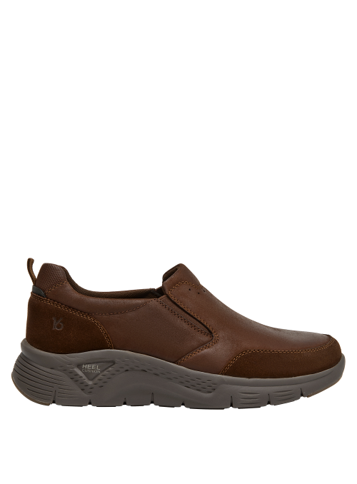 calzado liviano café para hombre, combina funcionalidad y estilo urbano.