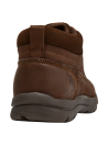 Botín casual de cuero café para hombre, ideal para combinar con pantalones ligeros.