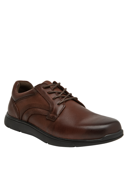 Zapatos casuales hombre color café, con punta redonda, adecuados para combinar con jeans o pantalones formales.