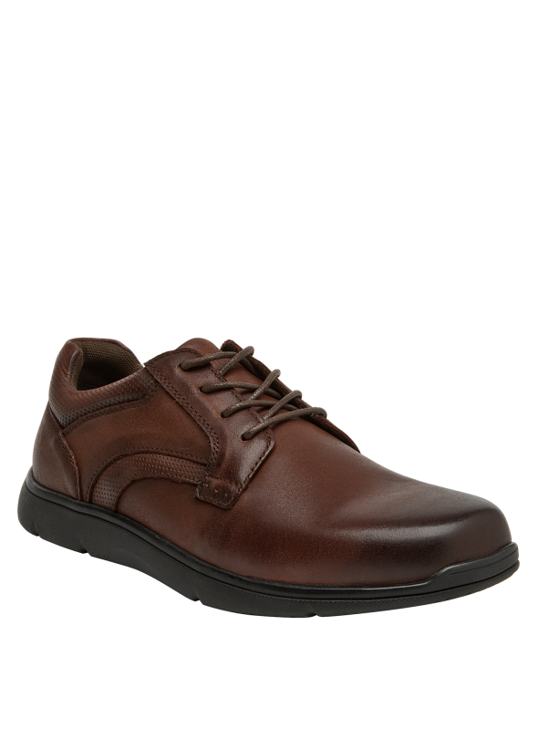 Zapatos casuales hombre color café, con punta redonda, adecuados para combinar con jeans o pantalones formales.
