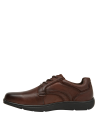 Calzado de cuero café para hombre, recomendado para actividades urbanas y estilo versátil en cada paso.