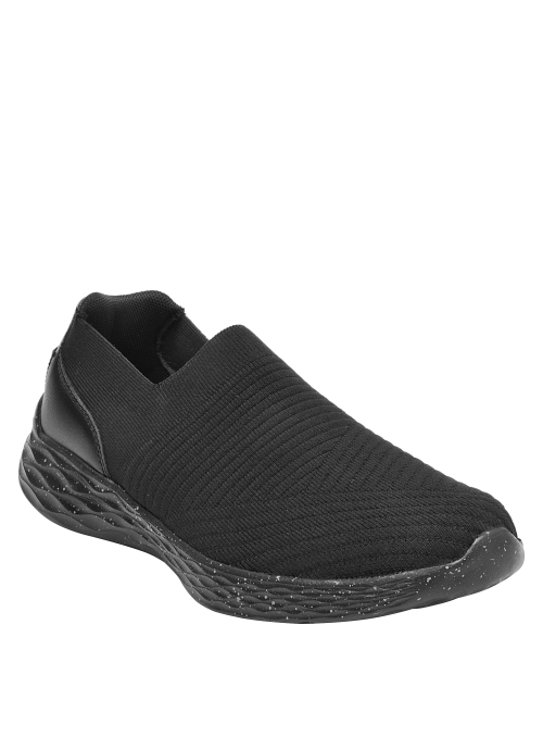 Zapatillas de mujer negras, taco plano de 3 cm, ideales para combinar con jeans o vestidos casuales.