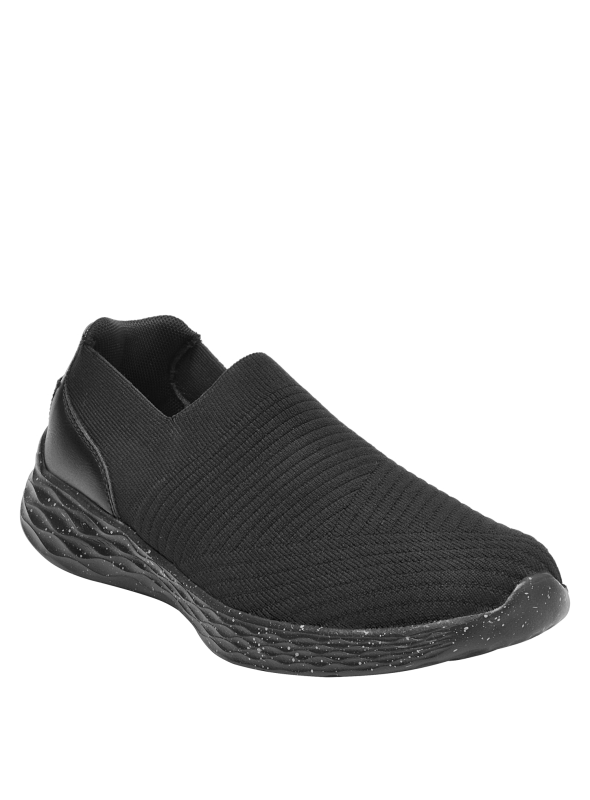 Zapatillas de mujer negras, taco plano de 3 cm, ideales para combinar con jeans o vestidos casuales.