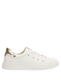 Calzado blanco de cuero para mujer, detalles metálicos que añaden un toque moderno.