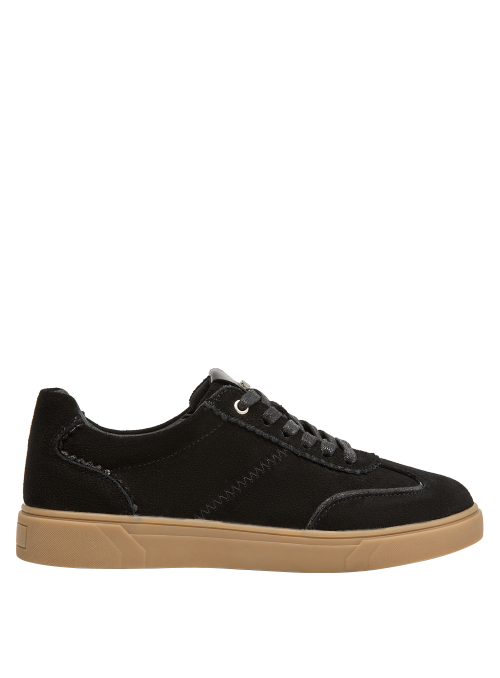 Calzado casual negro de mujer, con acabado de gamuza y detalles en charol.