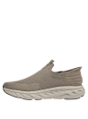Zapatilla urbana taupe para hombre, estilo casual, con calce adaptable EASY FIT para mayor comodidad.