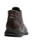 Calzado formal café para hombre, confeccionado en cuero, perfecto para el trabajo o salidas.
