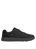 Zapatillas de cuero negro para hombre, con forro de mesh, recomendadas para actividades cotidianas.