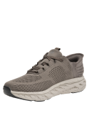 Zapatilla taupe casual para hombre, ideal para uso diario y actividades urbanas.
