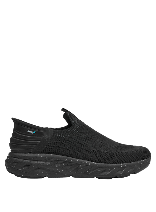 Zapatilla negra para hombre, diseño anatómico, perfecta para un look urbano y cómodo.