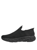 Calzado casual negro para hombre, con altura de taco de 4 cm, ideal para uso diario.