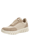 Zapatillas beige de cuero para mujer, estilo casual, ideales para actividades diarias.
