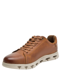 Calzado de hombre en color camel, perfecto para jeans y camiseta casual.