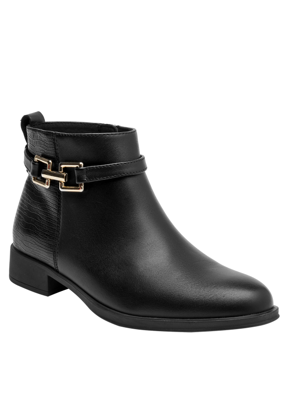 Botín negro de cuero con punta redonda, recomendado para un look fresco y moderno en actividades diarias.