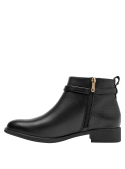 Botín casual negro para mujer, diseñado con taco plano de 2.5 cm, ideal para comodidad y estilo diario.