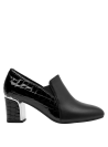 zapato negro de mujer con acabado mate, ideal para combinar con faldas midi y pantalones ajustados
