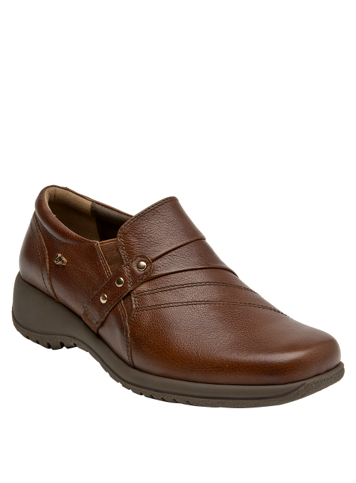 Zapato café para mujer, puntera redonda, estilo formal, recomendado para eventos de trabajo.