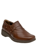 Zapato café para mujer, puntera redonda, estilo formal, recomendado para eventos de trabajo.