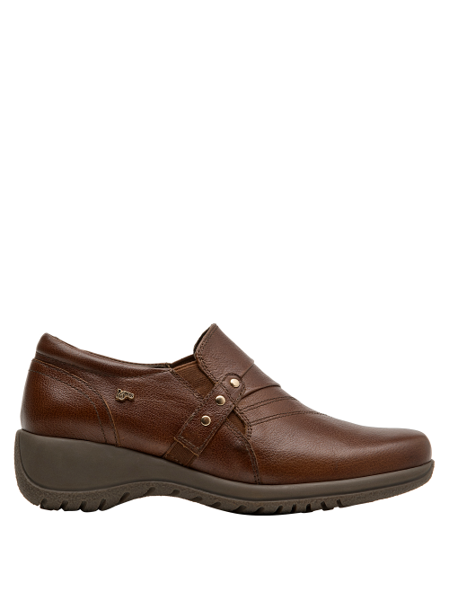 Zapato café para mujer, puntera redonda, estilo formal, recomendado para eventos de trabajo.