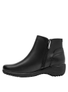 Botín negro con taco bloque de 4.5 cm, diseñado para ofrecer bienestar en cada paso para mujeres.