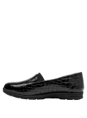 mocasín negro cuero mujer con acabado brillante y taco plano