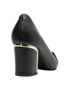 Zapato formal negro para mujer, de cuero, ideal para actividades laborales y eventos elegantes.