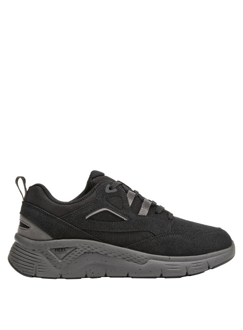 Zapatillas urbanas negras, combinan bien con jeans o shorts.