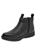 Calzado Chelsea negro para hombre, 95% cuero, ideal para combinar con jeans y camisa casual.