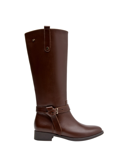 Bota café mujer estilo adaptable en cuero suave, ideal para trabajo o paseos.